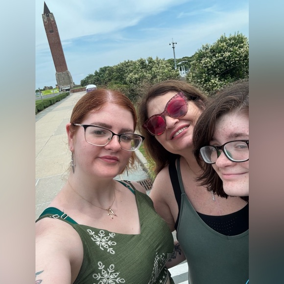 ALL ABOARD THE F TRAIN ALL DAY SHARE SHOW - FUN WITH FAMILY AND FRIENDS - Picture 4 of 12